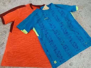 2 tee shirts de sport 10/11 ans