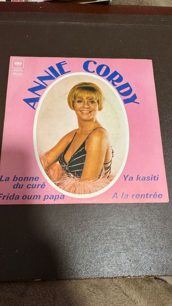 Vinyle 45 Tours,  Annie Cordy – La Bonne Du Curé