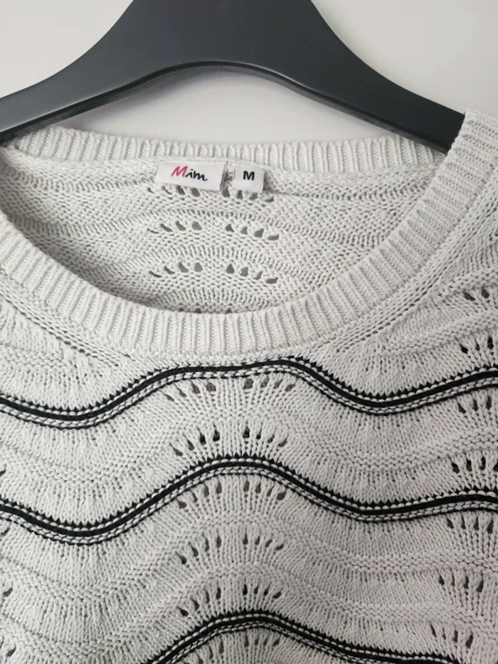 Pull chaud Mim taille M 38 effet crochet a rayures noires et blanc excellent état - photo numéro 3