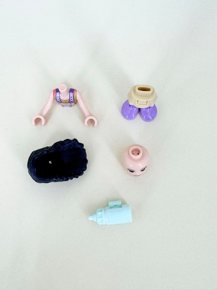 Lego Figurines Friends : Emma prête à sauver les animaux de la Savane - photo numéro 6