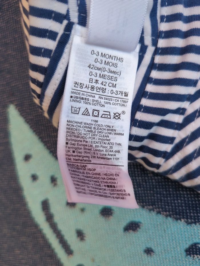 Chapeau Gap réversible unisexe 3 mois - photo numéro 3
