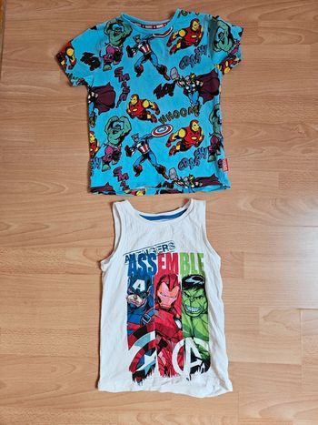 Lot avengers 6 ans 2 Tee-shirts