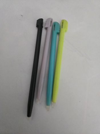 Lot de 4 stylets pour console