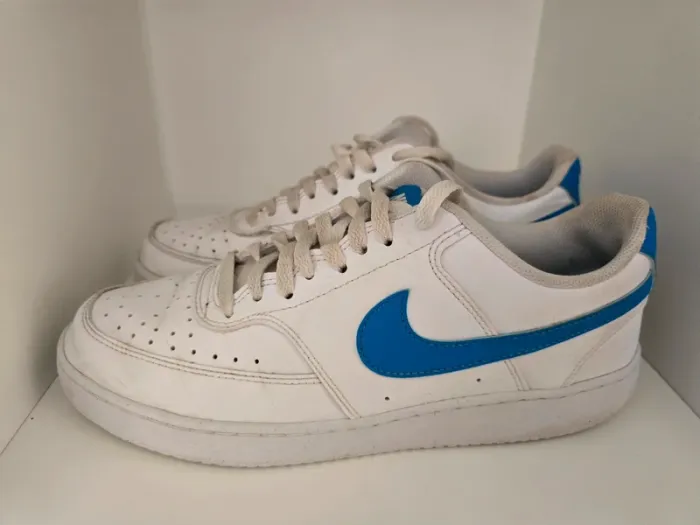 Baskets Nike t.44 - photo numéro 2