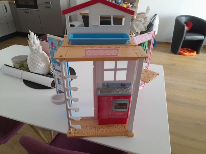 Maison barbie et chaise haute barbie - photo numéro 3