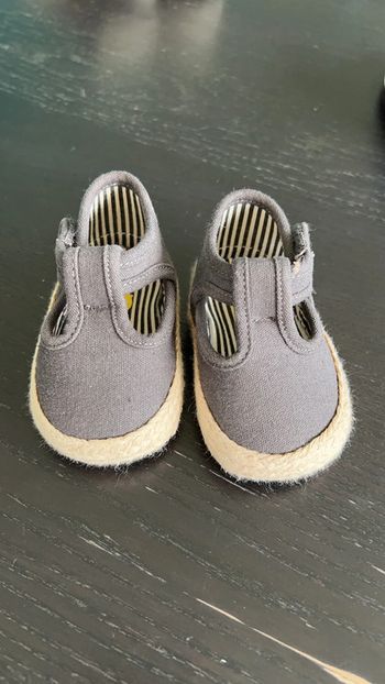 Chaussures bébé obaibi taille 17/18