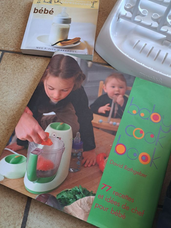 Lot biberons et accessoires - photo numéro 2