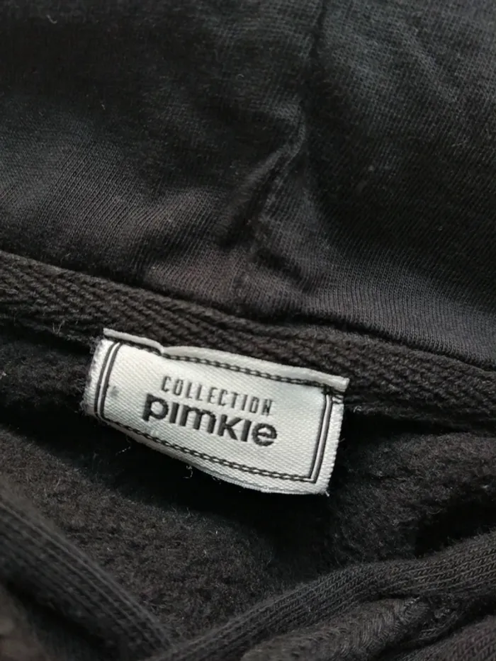 Sweat à capuche noir avec cordons et messages rouge sur les manches / pimkie / (L) - photo numéro 9
