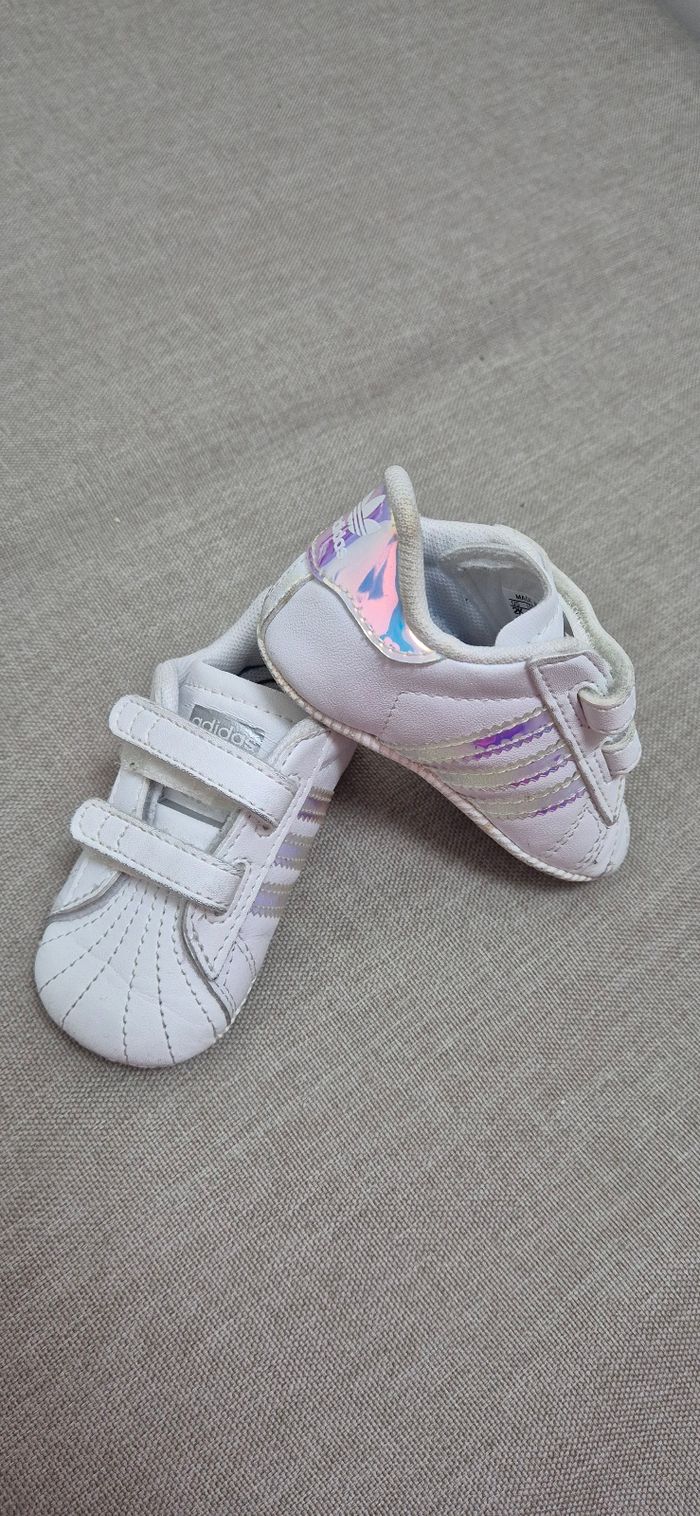 Baskets adidas bébé fille neuve
