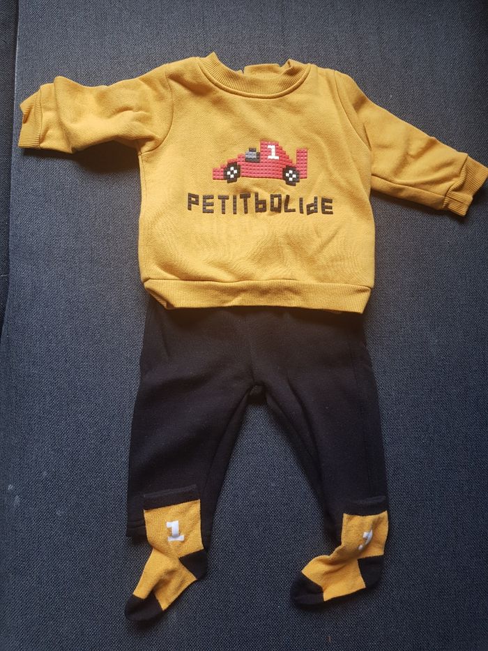 Pantalon et chaussettes taille 6 mois - photo numéro 2