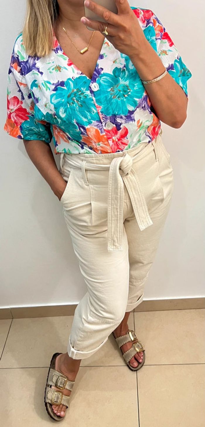 🌺 Blouse fleurie multicolore – Petite Trend Taille : M - photo numéro 4