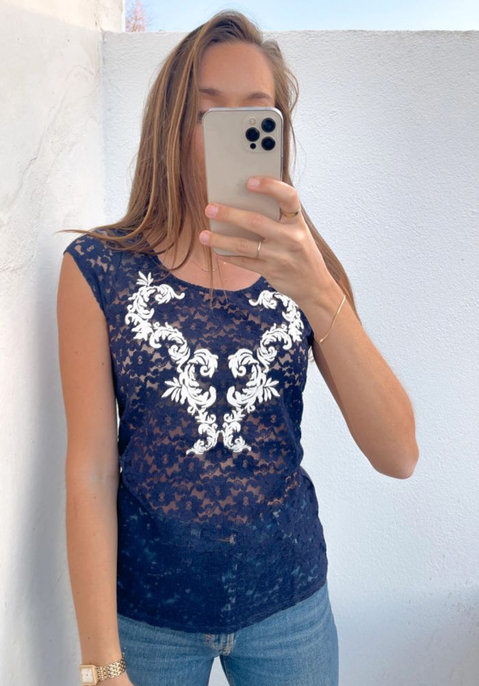 Tee shirt bleu marine et blanc à broderie Naf Naf neuf avec étiquette - photo numéro 4