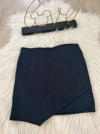 Très belle jupe bleu marine 🥰 taille 16 ans kiabi