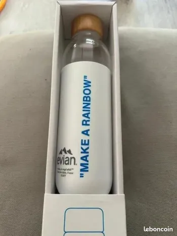 Gourde bleue claire evian x Soma by Virgil Abloh (50cL)