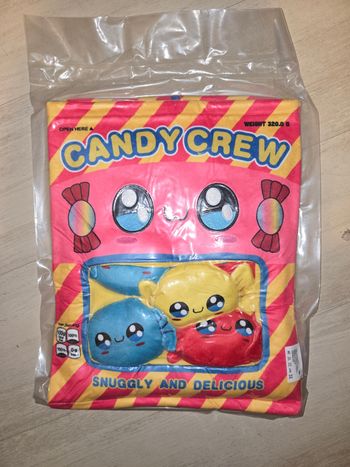 Coussin avec 5 peluches bonbon neuve