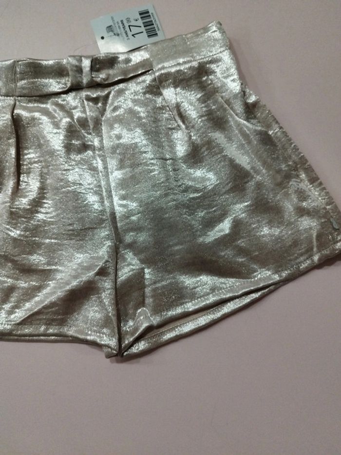 Petit short brillant - photo numéro 3