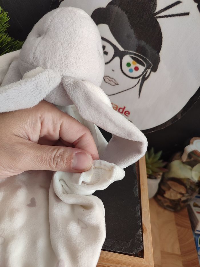 doudou lapin plat gris blanc noeud rayé coeur rayure Violet Rose DD03219 - photo numéro 3