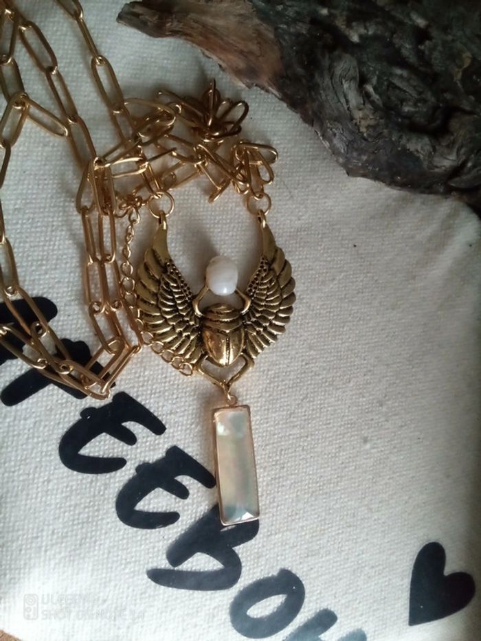 Collier sautoir scarabée acier, pierres de lune et nacre - photo numéro 3