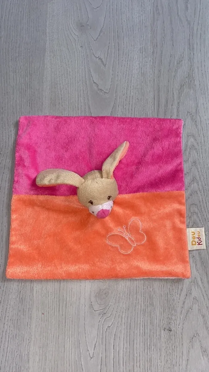 Doudou lapin Doukidou Tbe