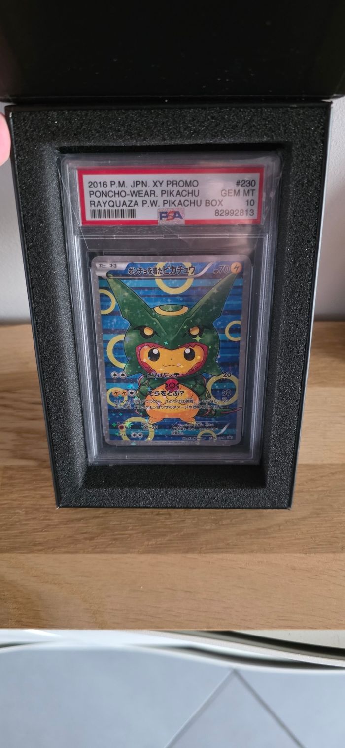 PSA 10 Poncho portant Pikachu Rayquaza 230/XY-P Promo Carte Pokemon Japonaise - photo numéro 2