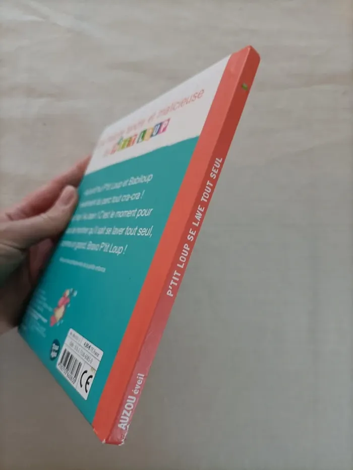 Livre P'tit Loup se lave tout seul - photo numéro 3