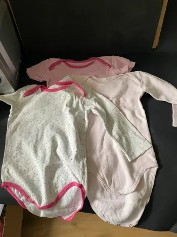 Lot bodys 3 ans fille