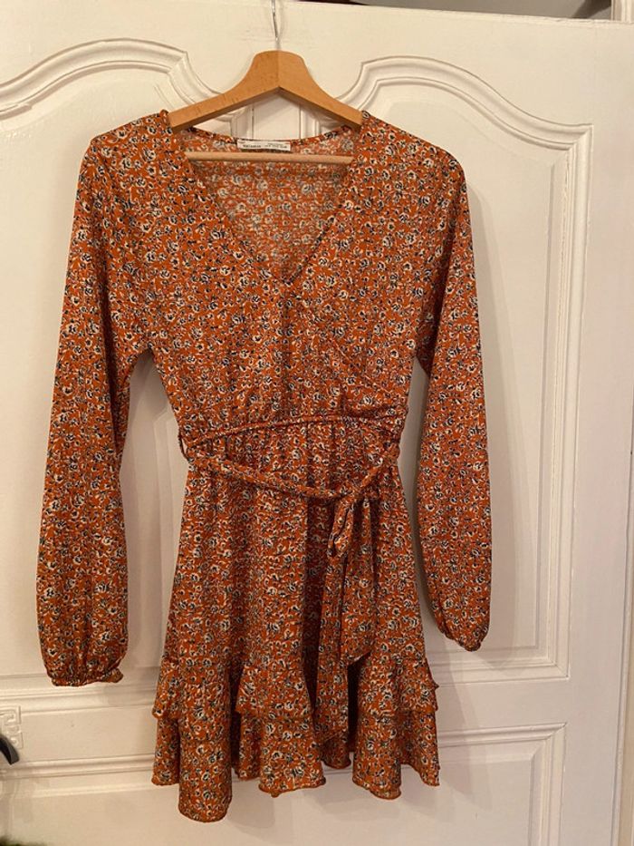 Robe cache coeur volantée orange motifs noirs Pull and Bear taille S - photo numéro 5