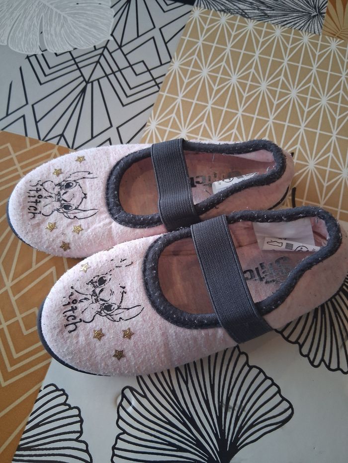 Chaussons pantoufles fille rose stitch pointure 27 - photo numéro 2