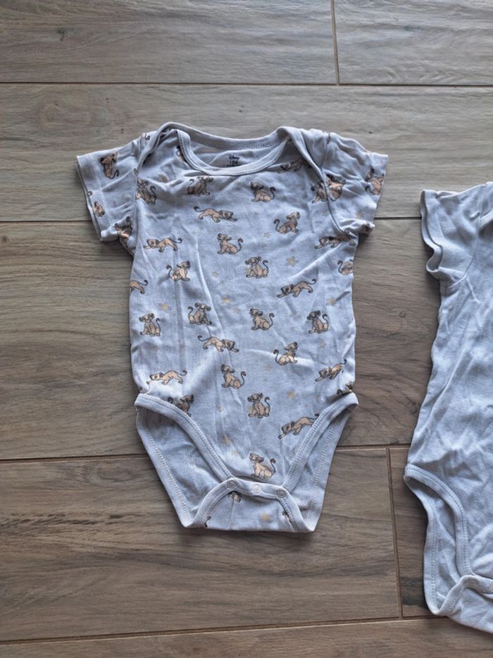 Lot 2 bodies 12 mois Disney - photo numéro 3