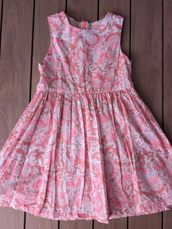 Jolie robe aux motifs fleuris