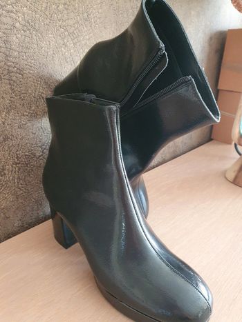 Bottines semi vernies cache cache Taille 40