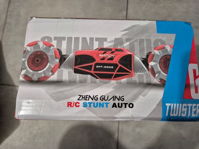 Voiture 4x4 télécommandée Drifting Speedy - Véhicule téléguidé cascades & course pilotage intuitif à la main, Neuf - photo numéro 5