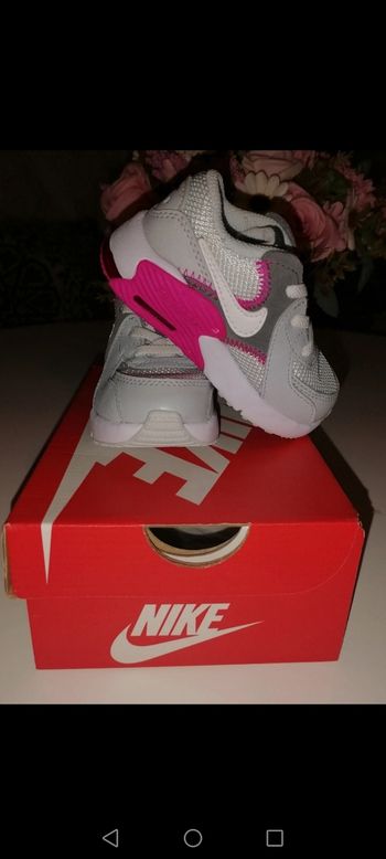 Basket NIKE taille 21