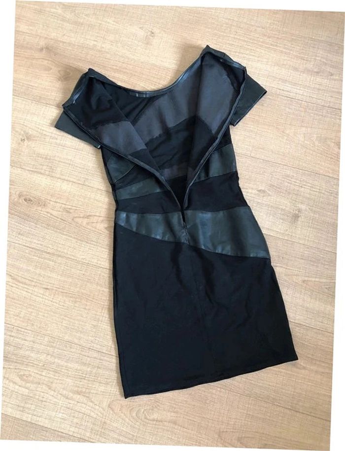 Robe noire à manches courtes avec simili cuir Only taille 38 TBE (taille petit) - photo numéro 13