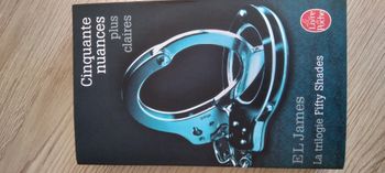 Livre "Cinquante nuances plus claire" d'EL James
