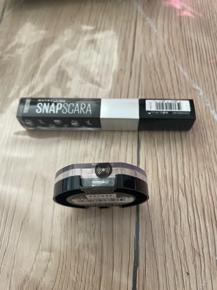 Mascara noir et un phare à paupières marron n°5 - photo numéro 2