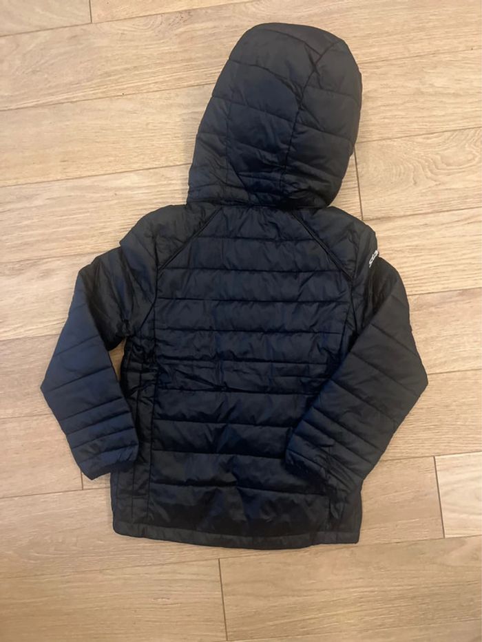 Vends doudoune noire fine taille 110/120 marque clique très bon état - photo numéro 2
