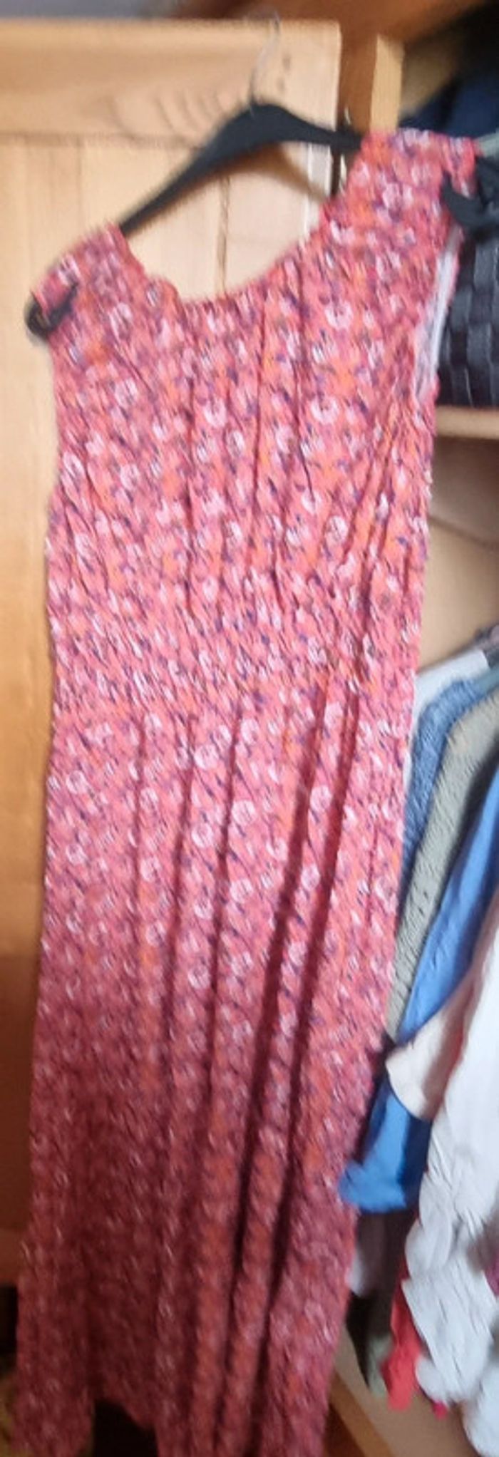 Robe longue sans manche kiabi corail a motifs fleurs 50 52 neuve jamais portée sans étiquette - photo numéro 2