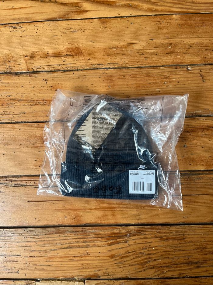 Bonnet Nike bleu marine - photo numéro 4