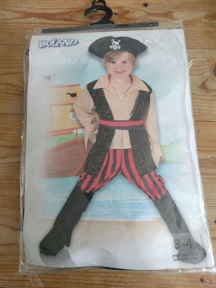 Déguisement pirate neuf 3-4 ans