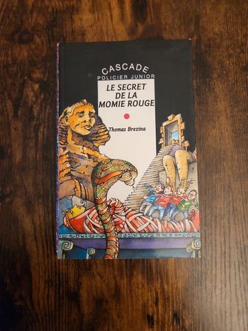 Livre : le secret de la momie rouge