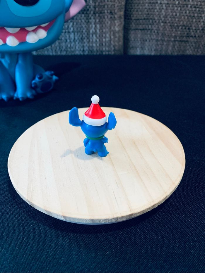 Figurine Stitch - Collection Noël (11 sur 11) - photo numéro 2