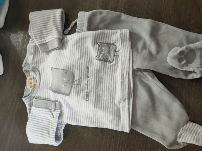 Lot pyjama/ bodies garçon 3 mois - photo numéro 10