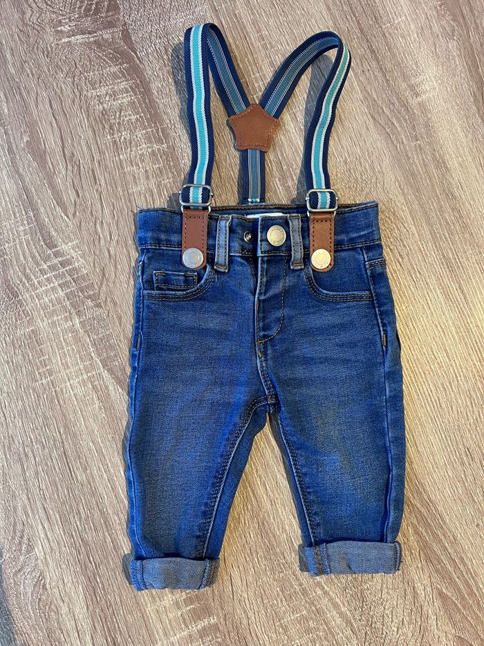 Jeans à bretelle