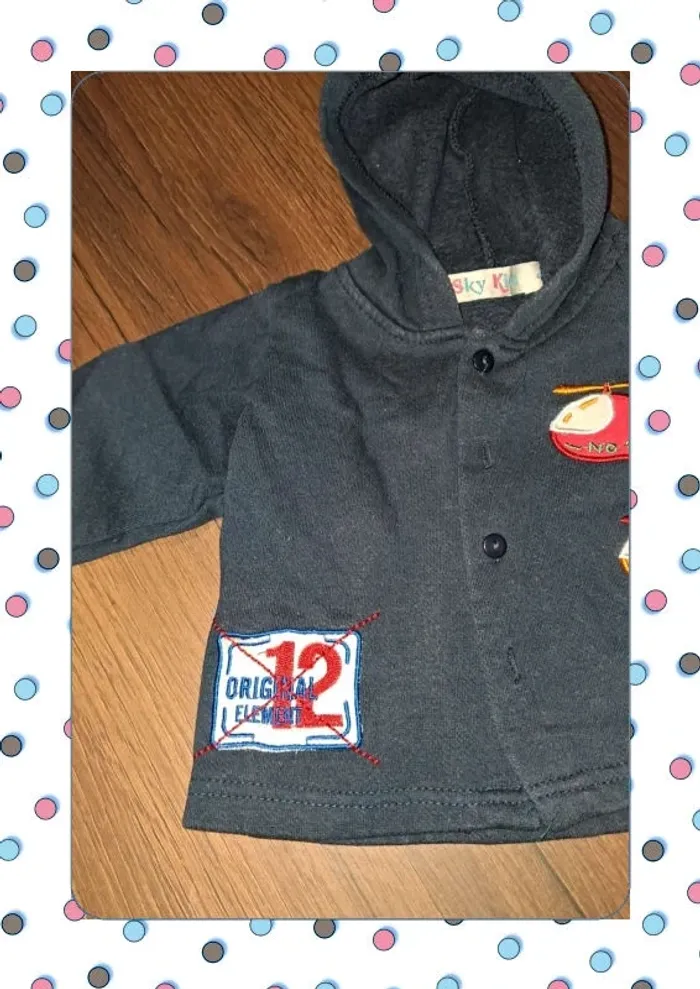Gilet avec capuche 6 mois - photo numéro 4