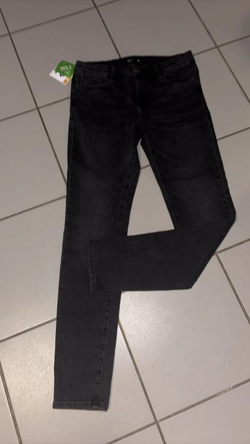 Jean strech neuf taille 38