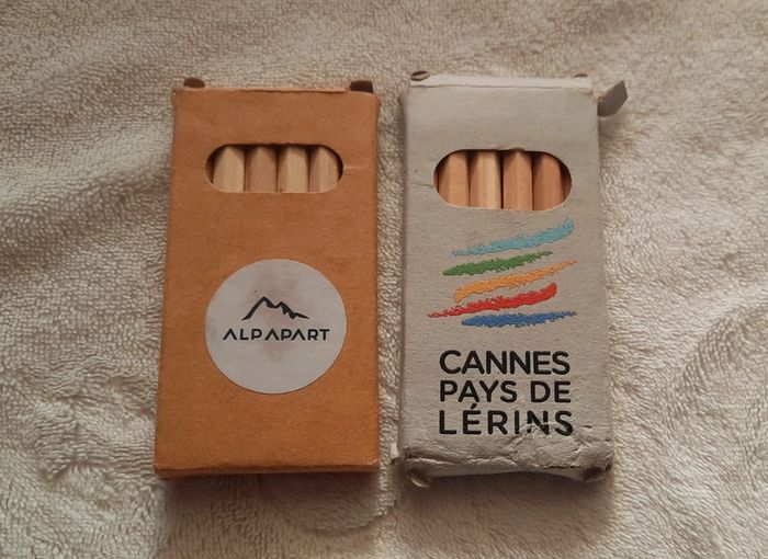 Lot de crayons de couleurs - photo numéro 2