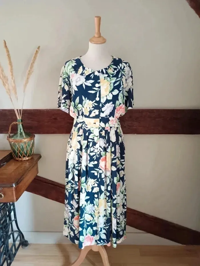 Robe fleurie bleu marine soie - photo numéro 2