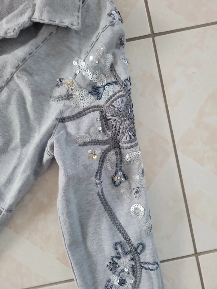 Jolie veste taille M - photo numéro 3