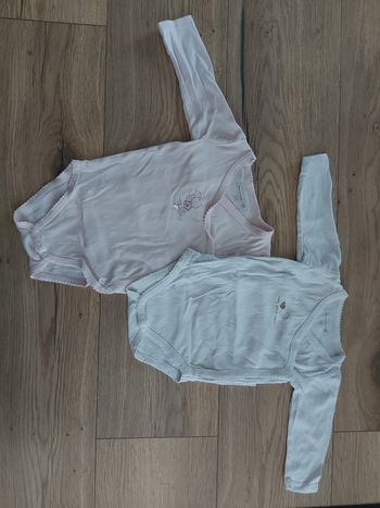 Lot 2 bodies ML 6 mois